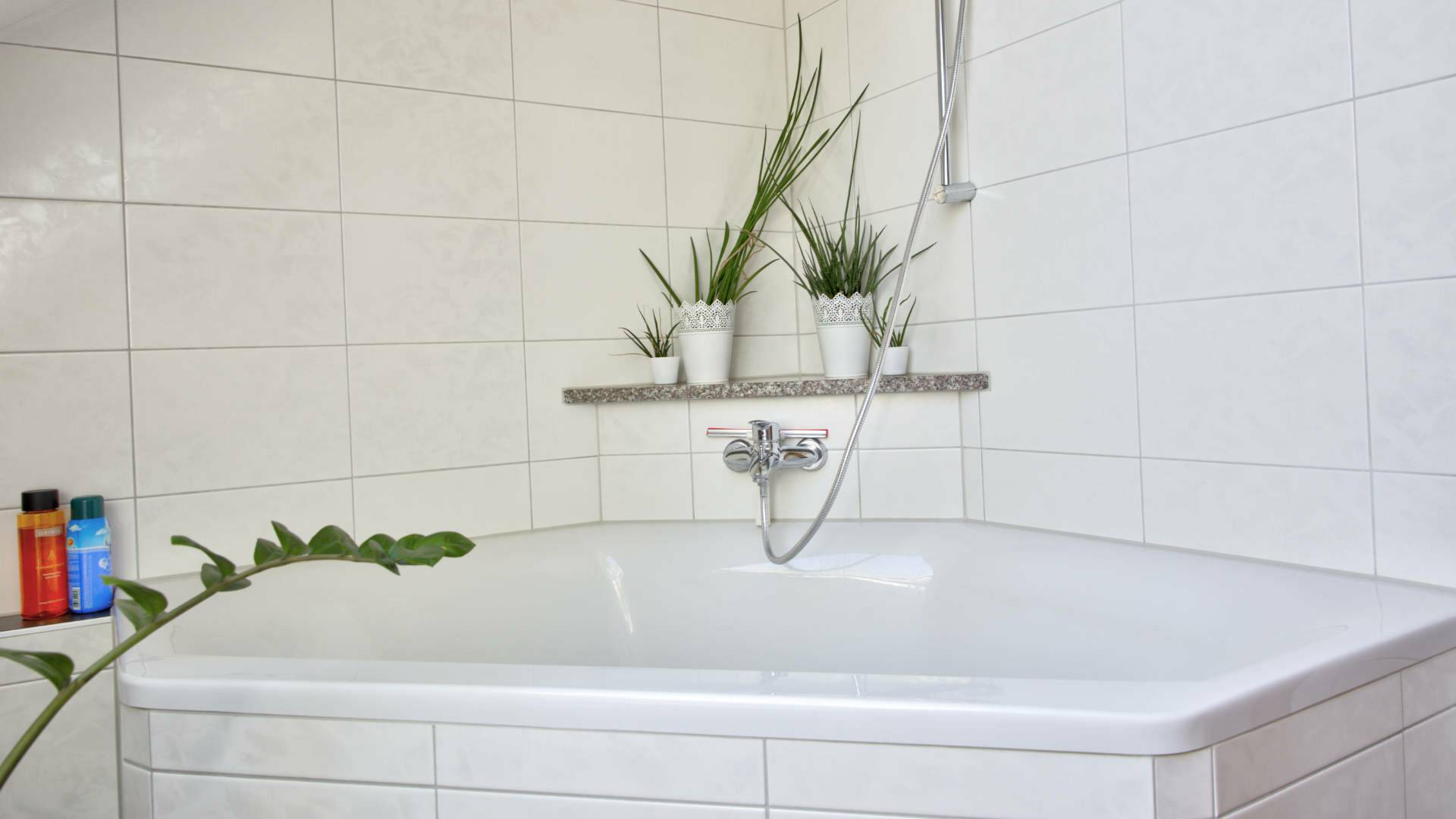 Schönes Bad mit Fenster