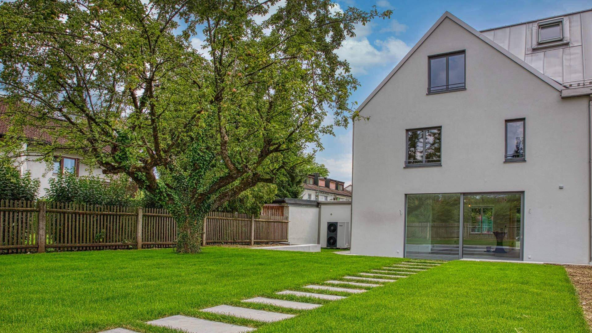 Haus mit großzügigem Garten