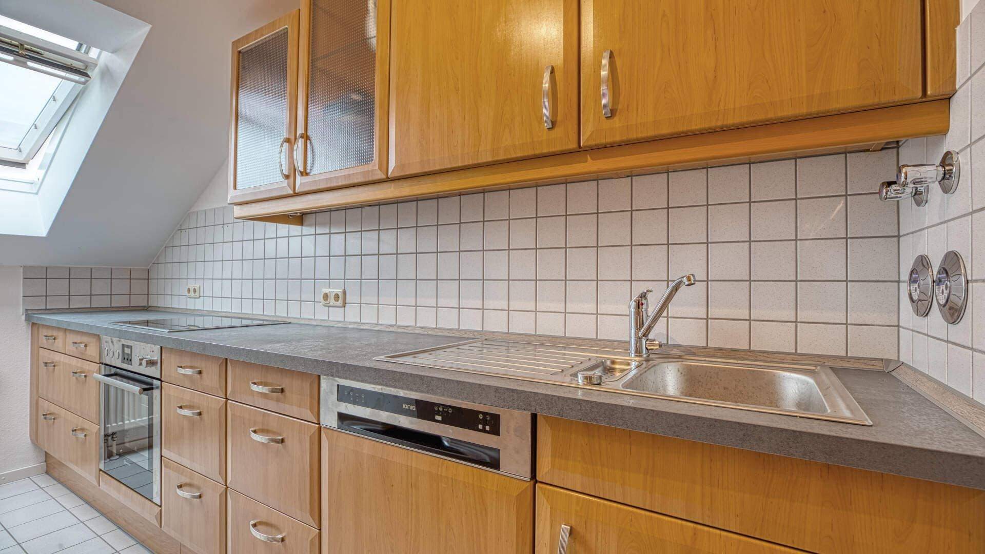 Küche mit schöner EBK