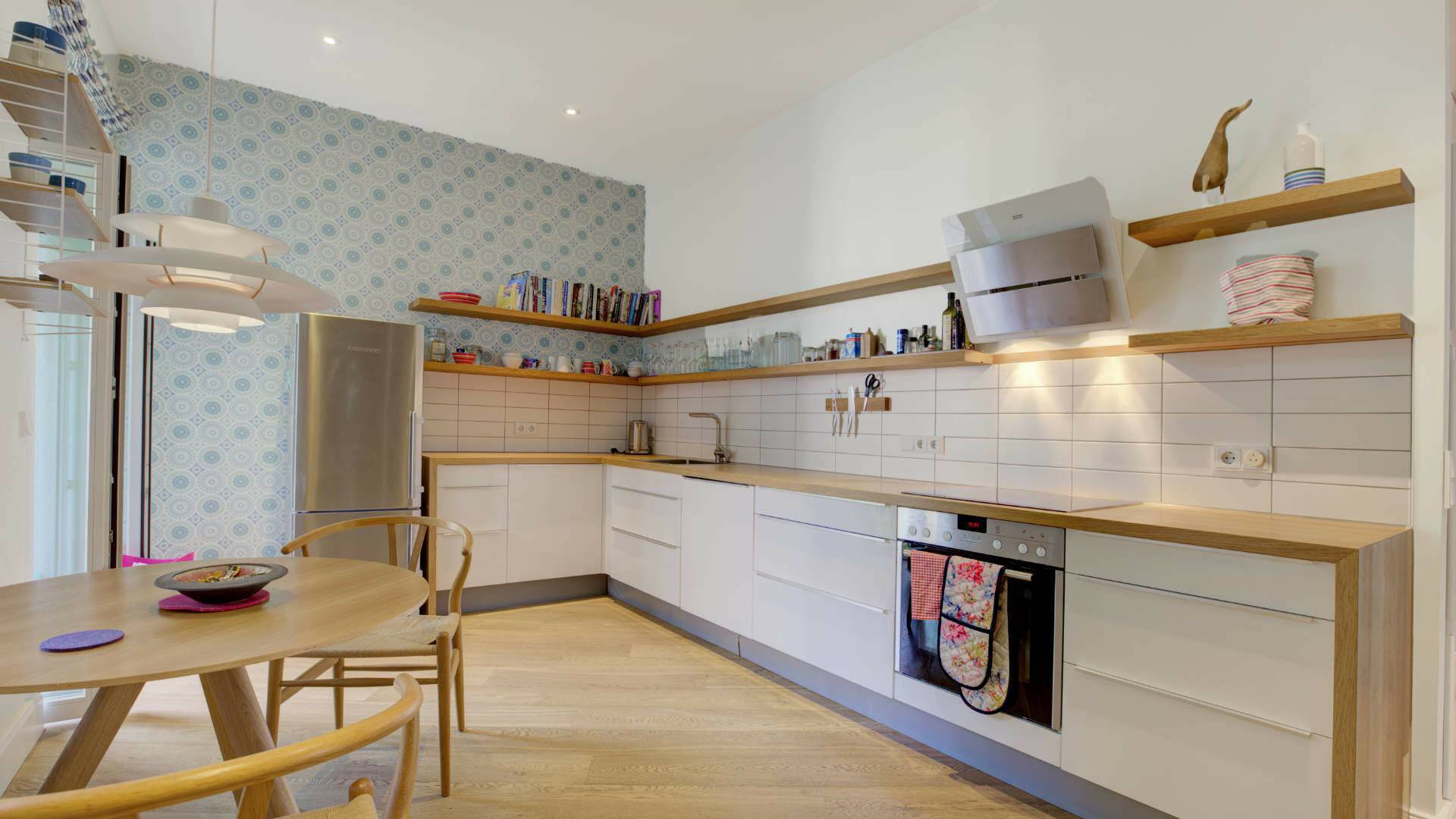 Tolle Küche mit Essplatz