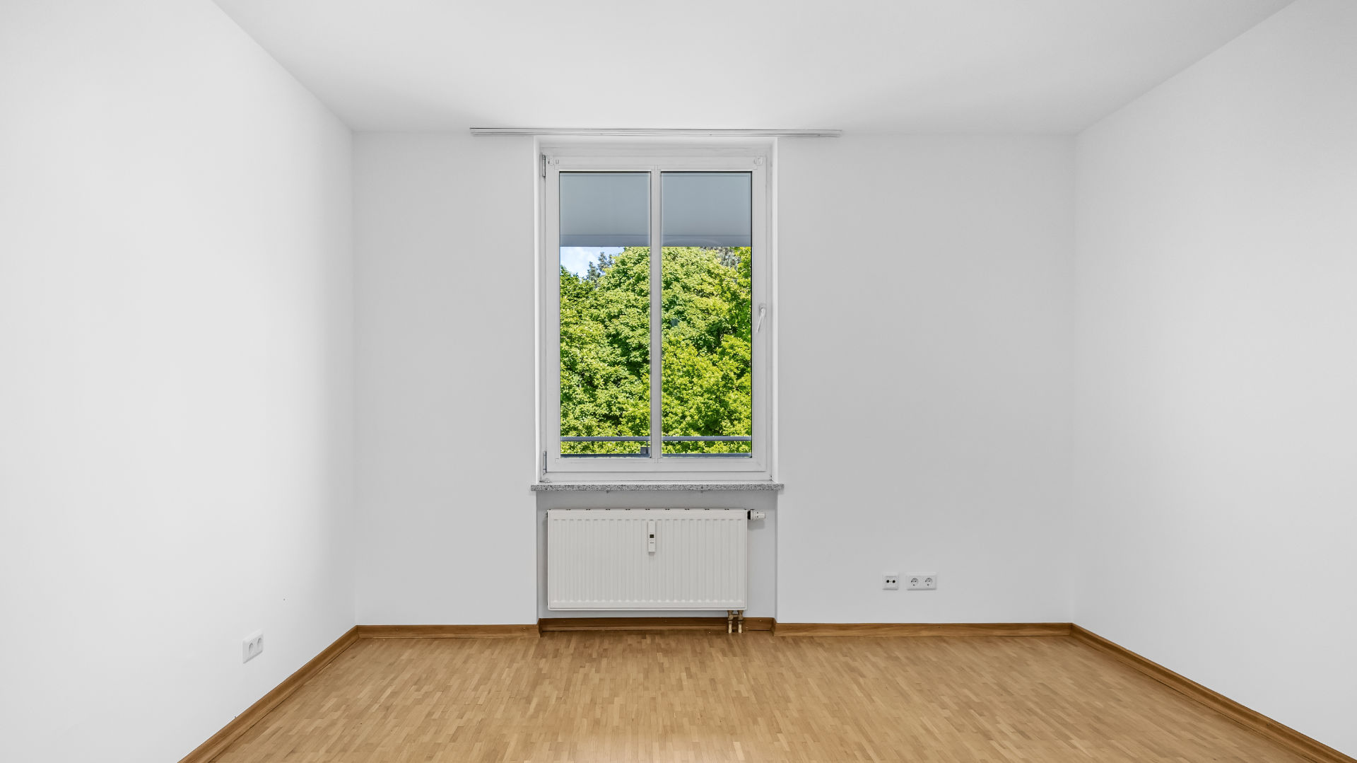 Schlafzimmer mit Parkett