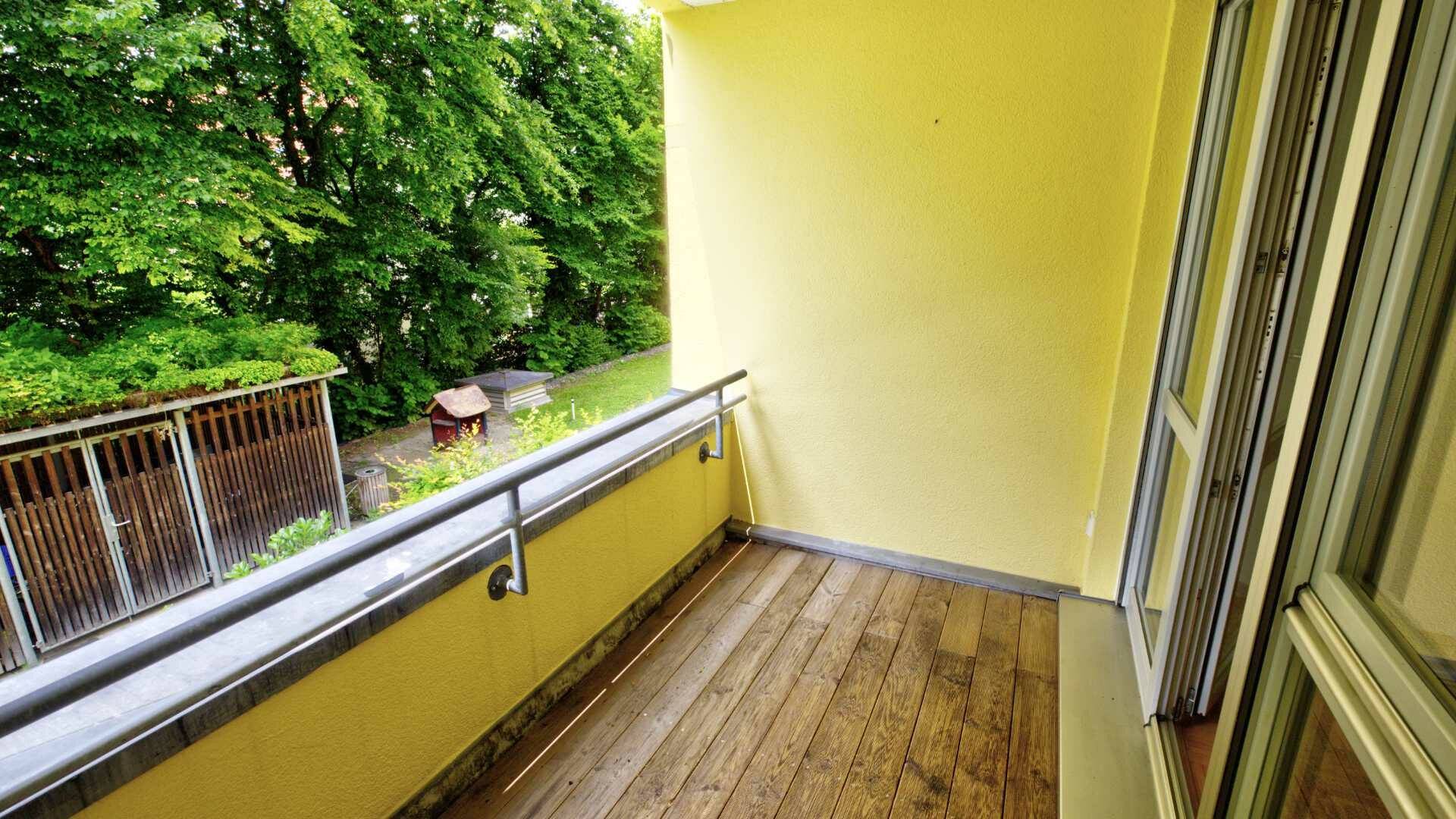 Balkon mit Blick ins Grüne