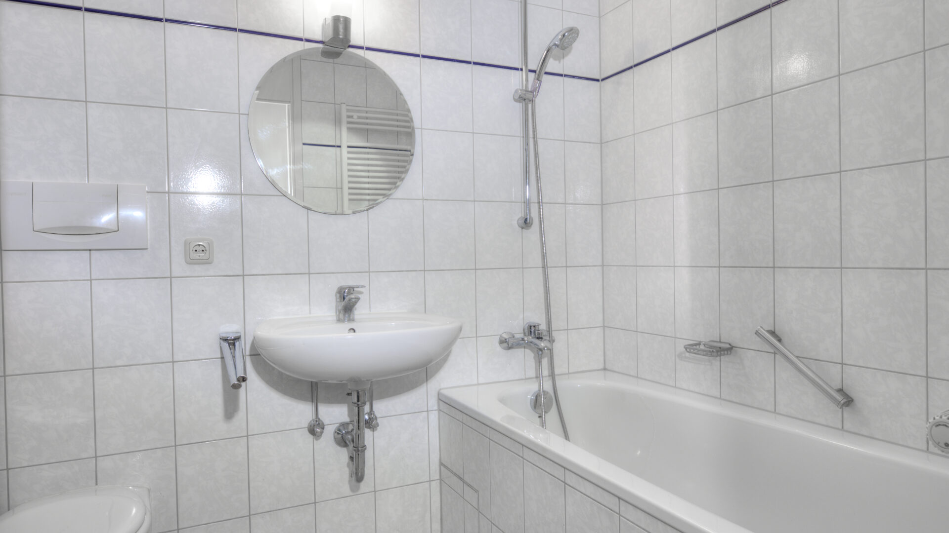Helles Bad im zeitlosen Design