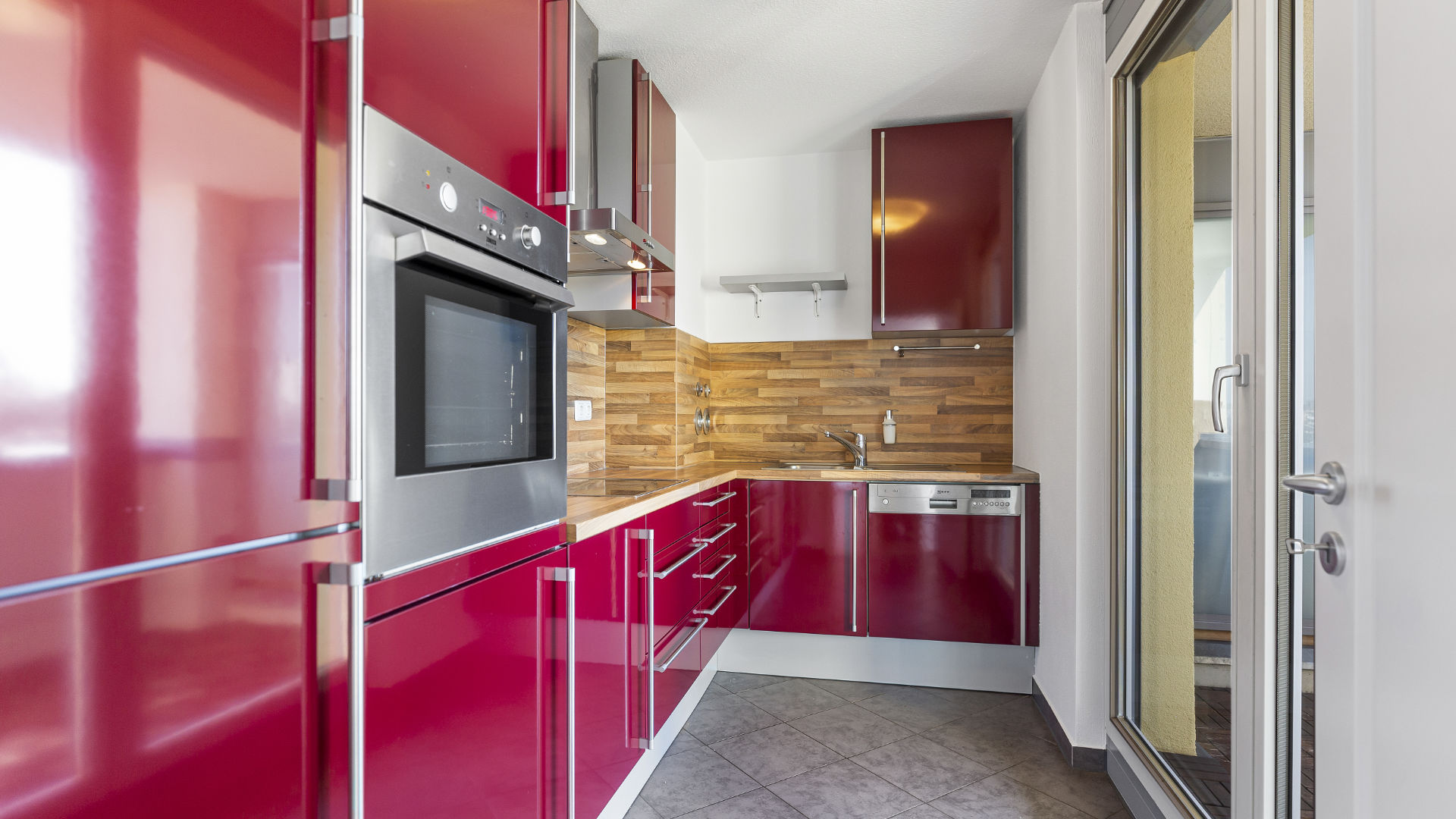 Einbauküche mit Elektrogeräten